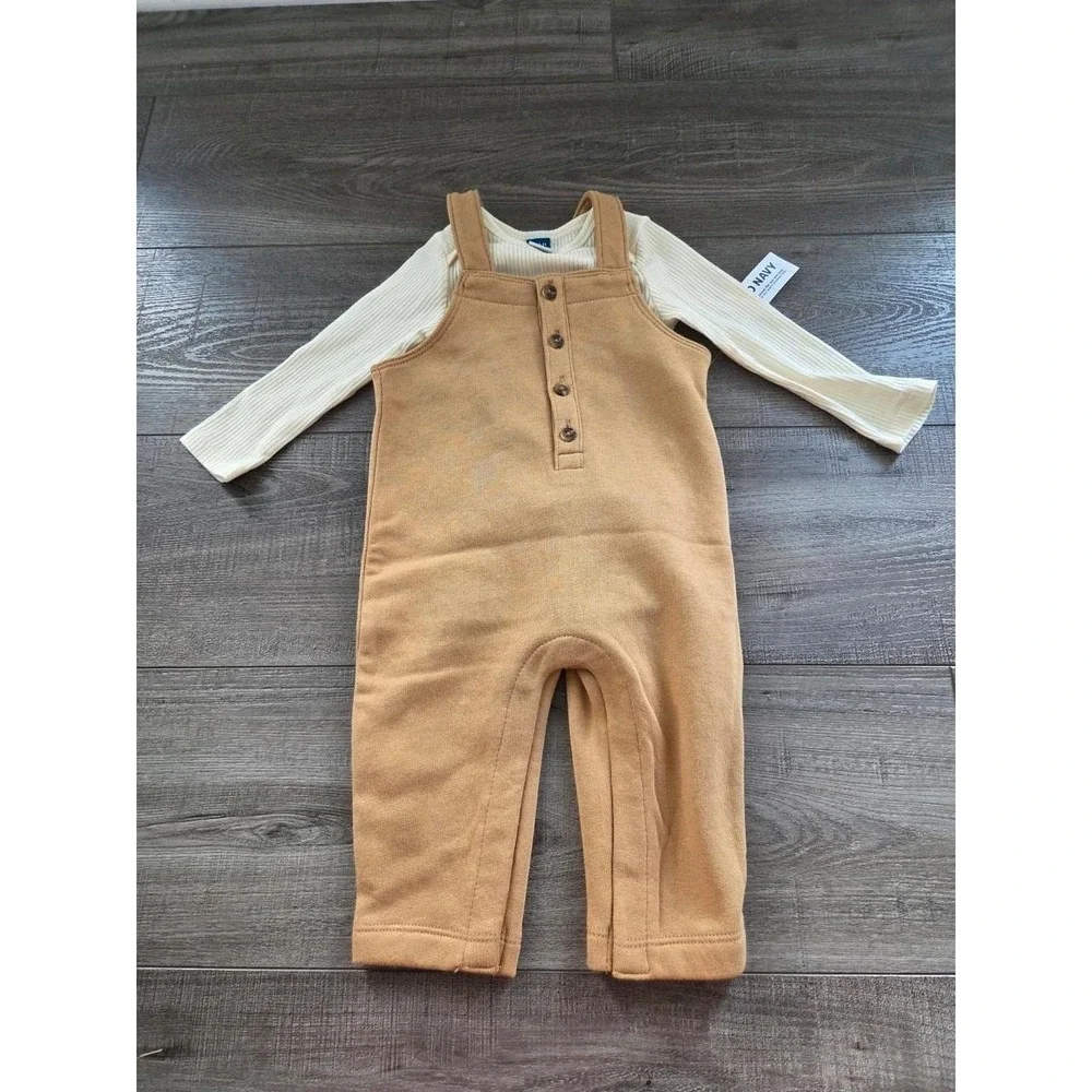 Old navy baby boy outfit 6-12 mos
